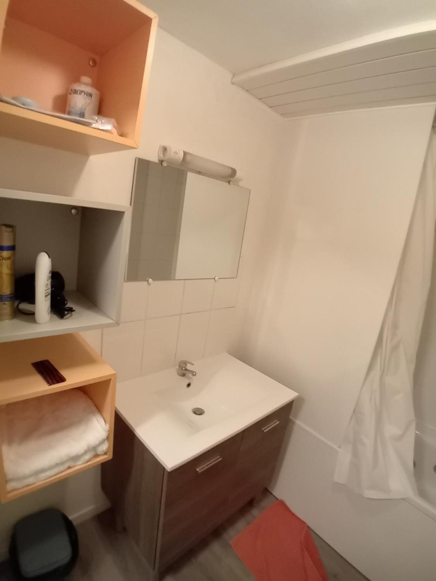 Appart Chartreux Baignoire Massante ,A 3 Minutes Du Centre En Bus! 2 Etoiles Atout France فوارون المظهر الخارجي الصورة